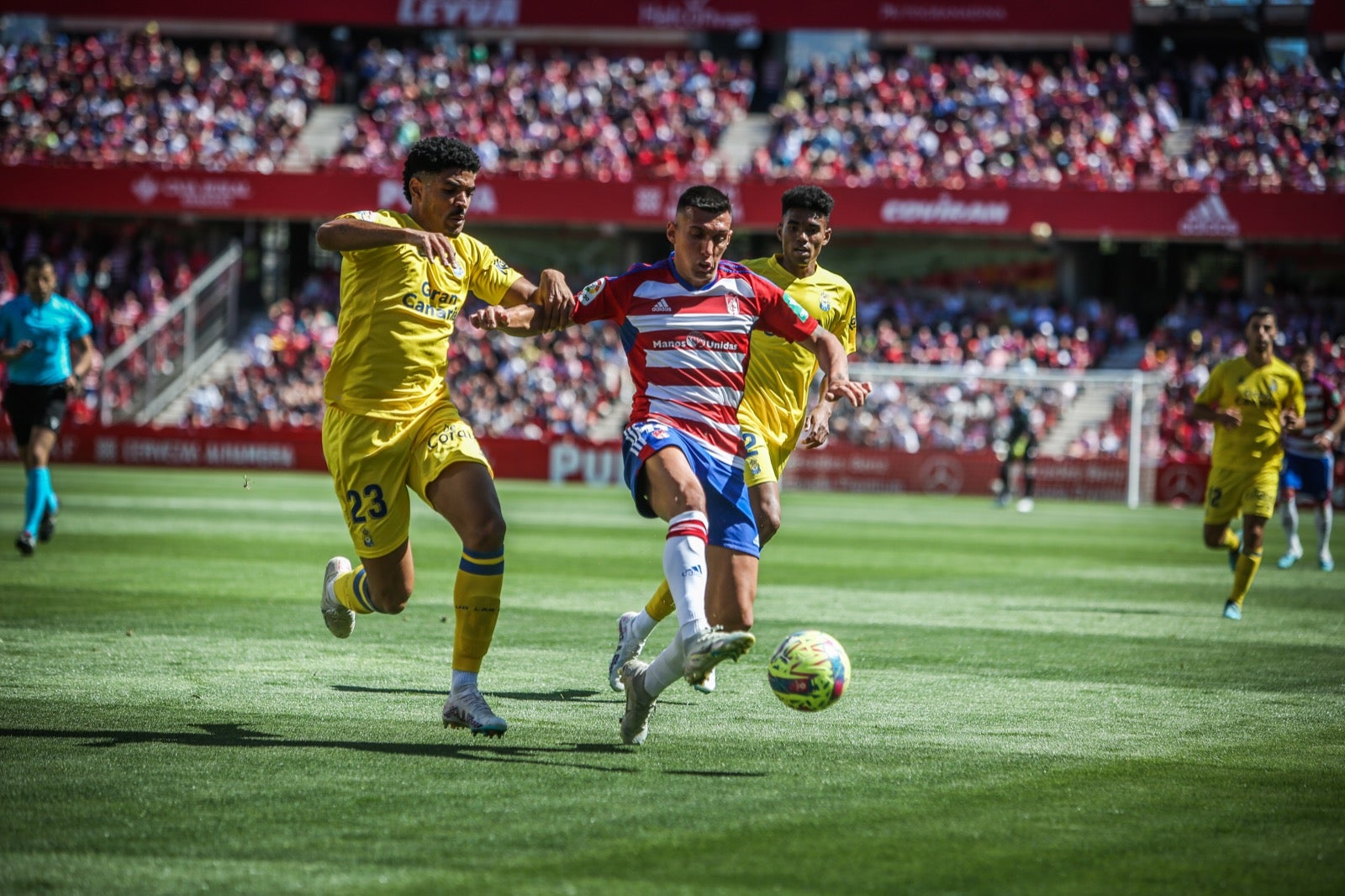 El triunfo del Granada ante Las Palmas, a ras de césped