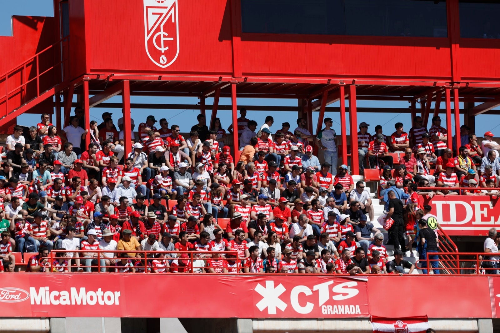 Encuéntrate en Los Cármenes en el Granada-Las Palmas