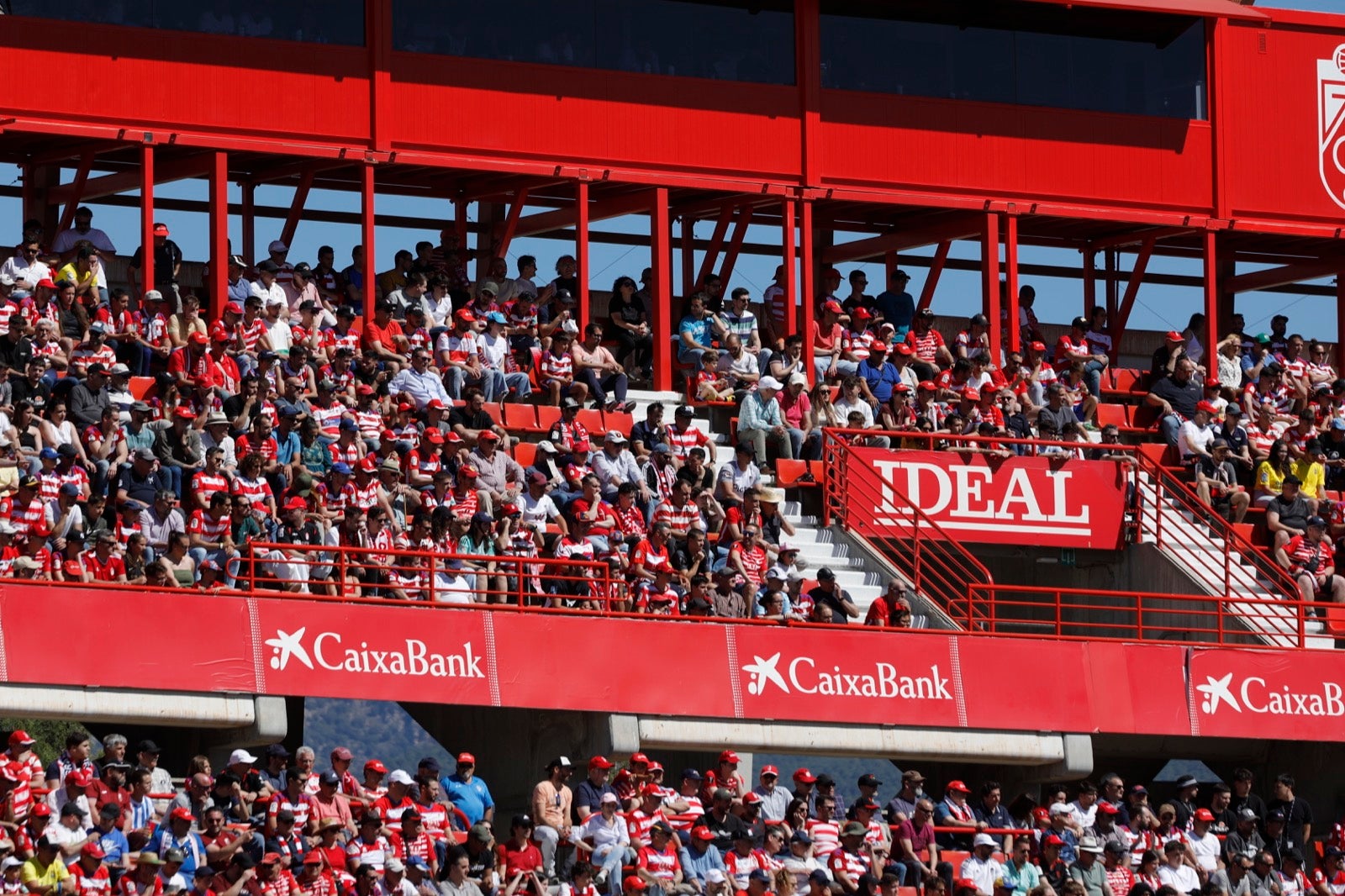 Encuéntrate en Los Cármenes en el Granada-Las Palmas