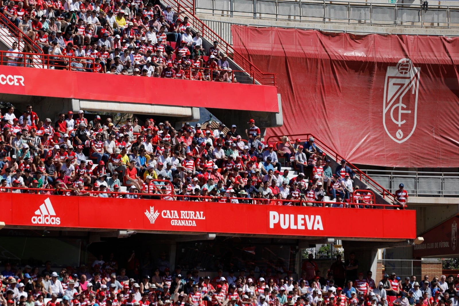 Encuéntrate en Los Cármenes en el Granada-Las Palmas