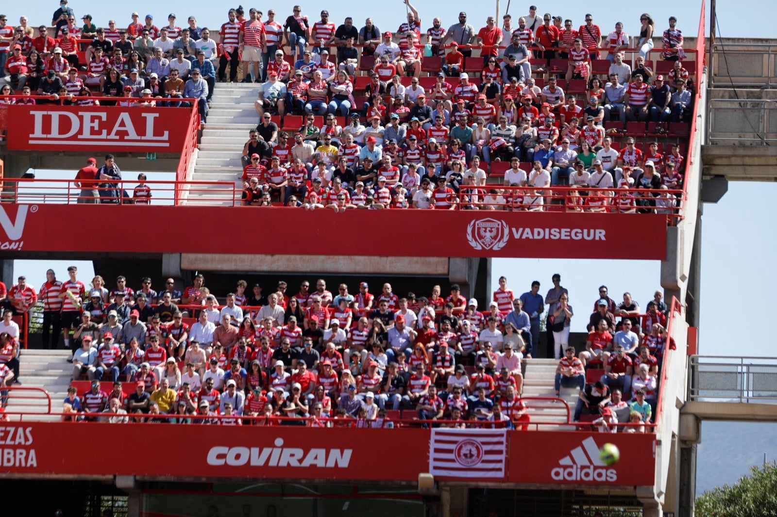 Encuéntrate en Los Cármenes en el Granada-Las Palmas