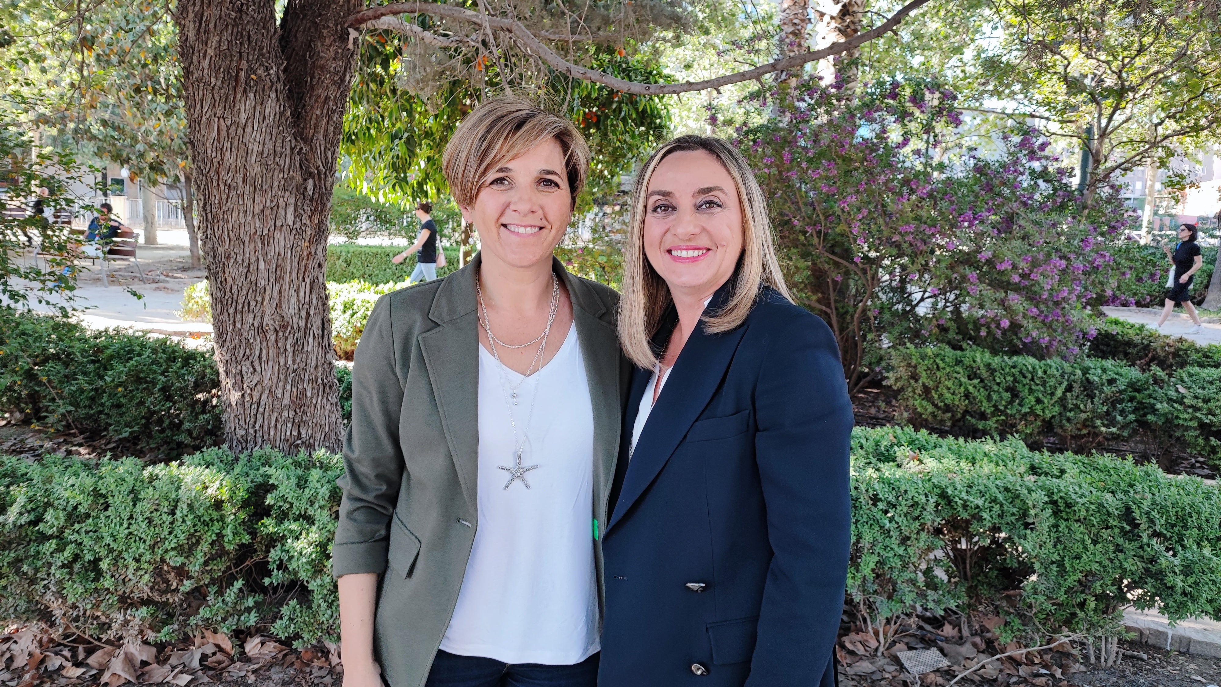 Ana Agudo junto con Marifrán Carazo.