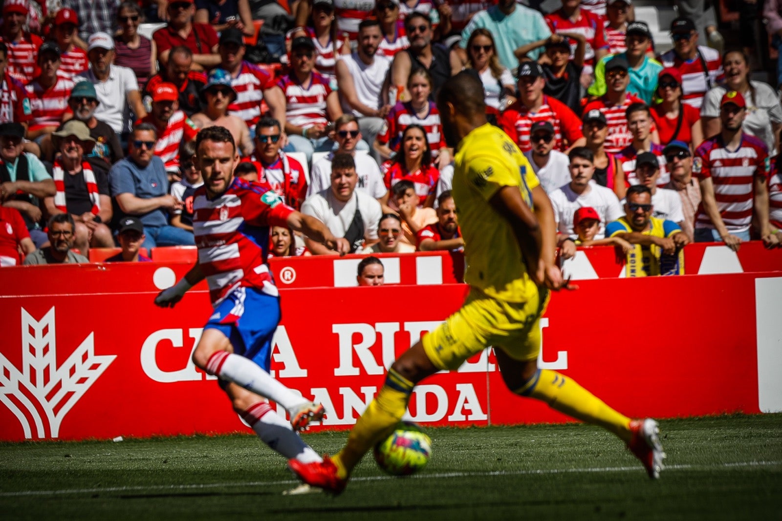 El triunfo del Granada ante Las Palmas, a ras de césped