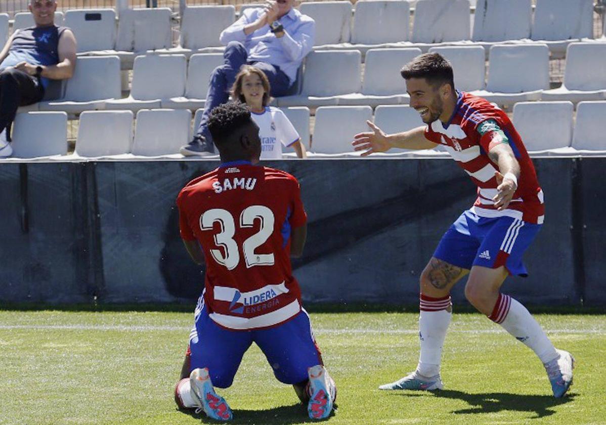 Samu (izquierda) marcó dos goles decisivos en la segunda parte.