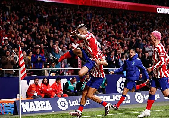 El Atlético celebra un gol frente al Real Betis.