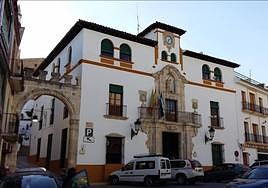 El Ayuntamiento de Alcaudete ha decretado tres días de luto oficial.