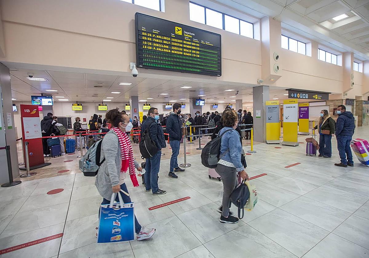 Tránsito en el Aeropuerto Federico García Lorca Granada-Jaén.
