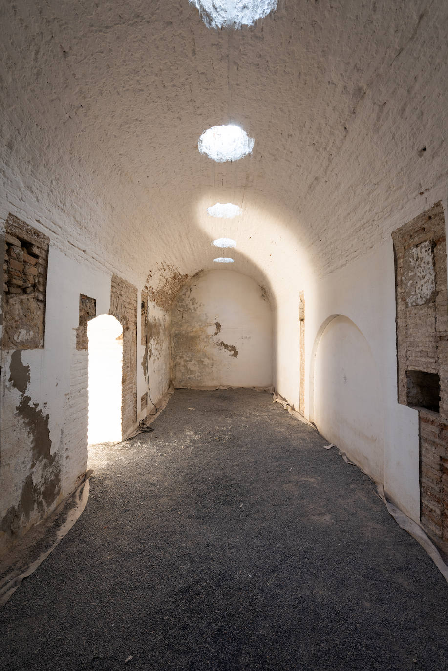 Imagen principal - Fotos de los Baños antes de la restauración. 