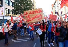 Manifestación, ayer en Madrid, de los funcionarios de Justicia.