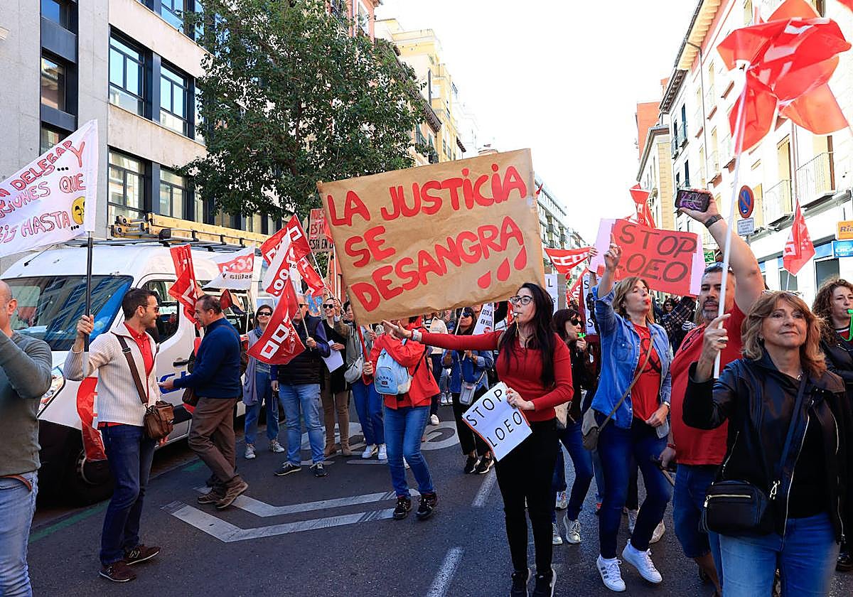 Manifestación, ayer en Madrid, de los funcionarios de Justicia.