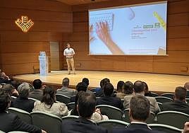 Más de 300 personas asisten a una Jornada sobre Ciberseguridad en el auditorio Caja Rural Granada