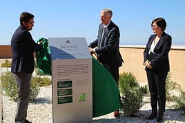Francisco Góngora, Kees Reinink y Renata Mihaljevic, durante la inauguración del centro.