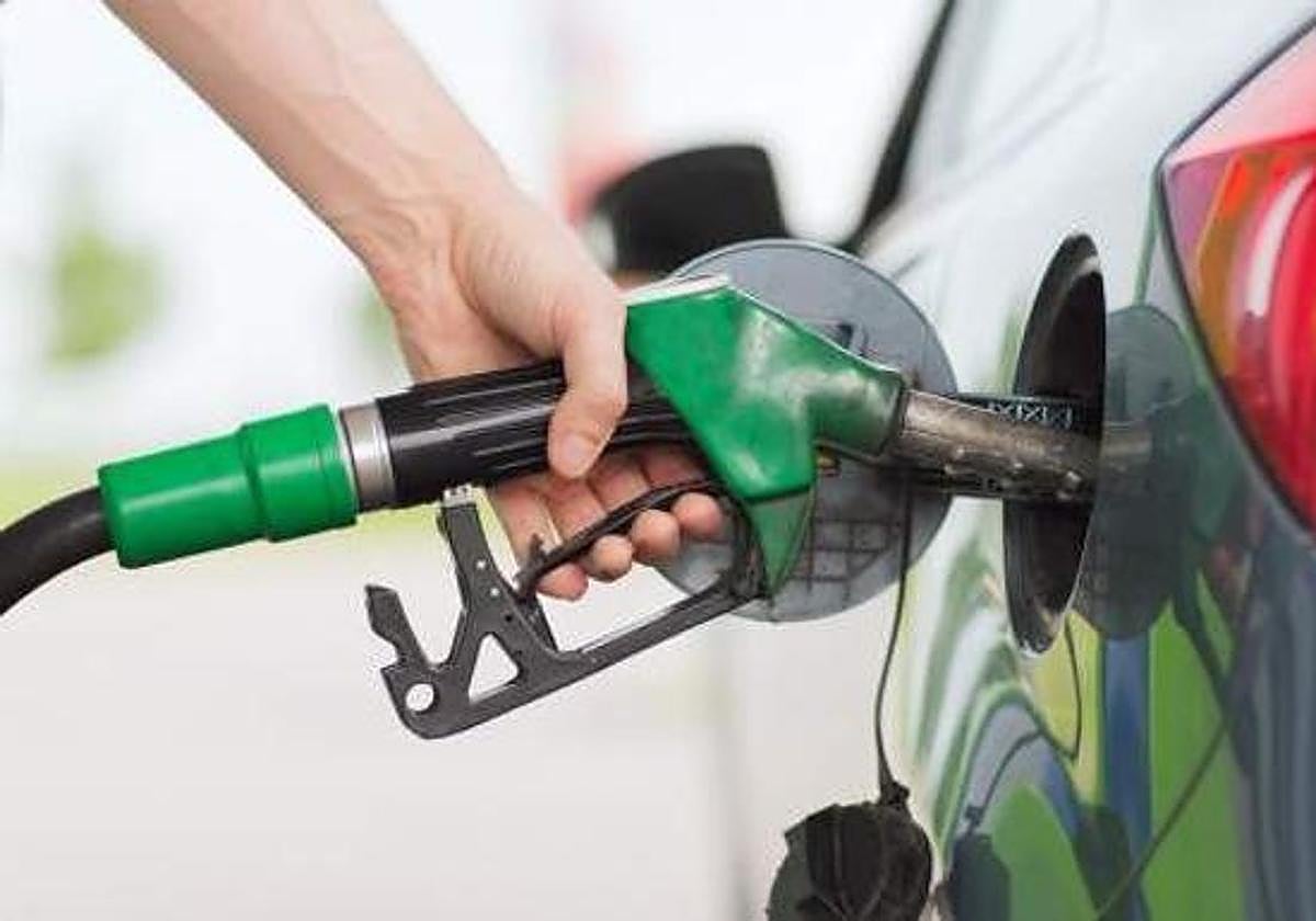 Así es la gasolinera que mueve ficha para ofrecer la gasolina más barata que Repsol, Cepsa y Shell.