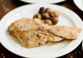 Una tapa de jamón asado del Bar Ávila.