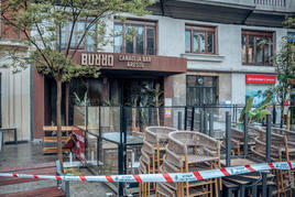 Fachada del restaurante madrileño en el que se expandió un fuego que acabó con la vida de dos personas.