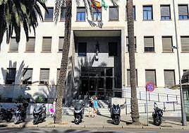 Exterior de la Audiencia Provincial de Almería.