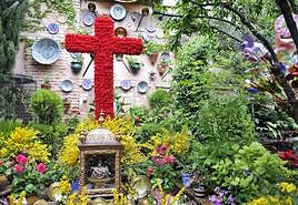 Cruces de mayo en Granada.