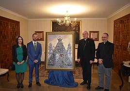 El autor Pedro José López Marcos junto a su obra y el obispo de Jaén.