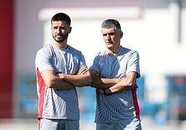 Fran Rico y José Luis Mendilibar, en un entrenamiento con el Sevilla.