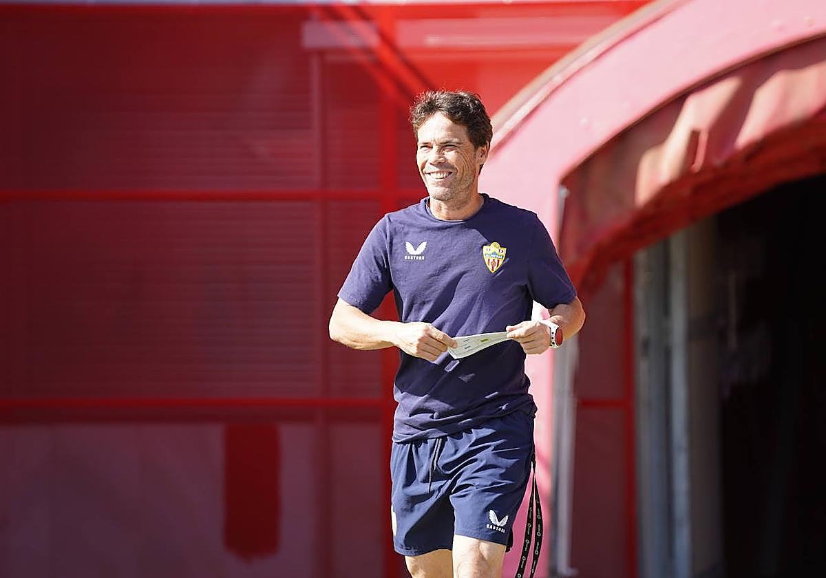 Rubi se muestra contento, pero mira con cautela a lo que queda.