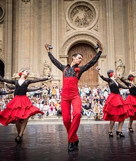 Imagen secundaria 2 - La danza de las Pasiegas