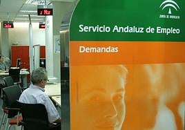 Sindicatos hablan de «fraude laboral» por la «disparidad» de los datos de paro de la EPA en Almería