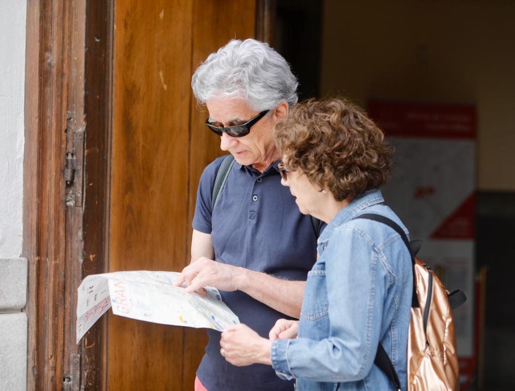 Granada, &#039;conquistada&#039; por los turistas en el puente
