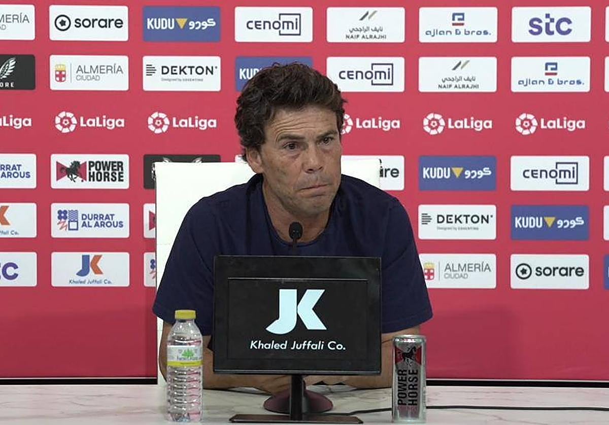 Rubi no se fía del Elche, que se expone con «la dignidad profesional» para no dejarse ir.