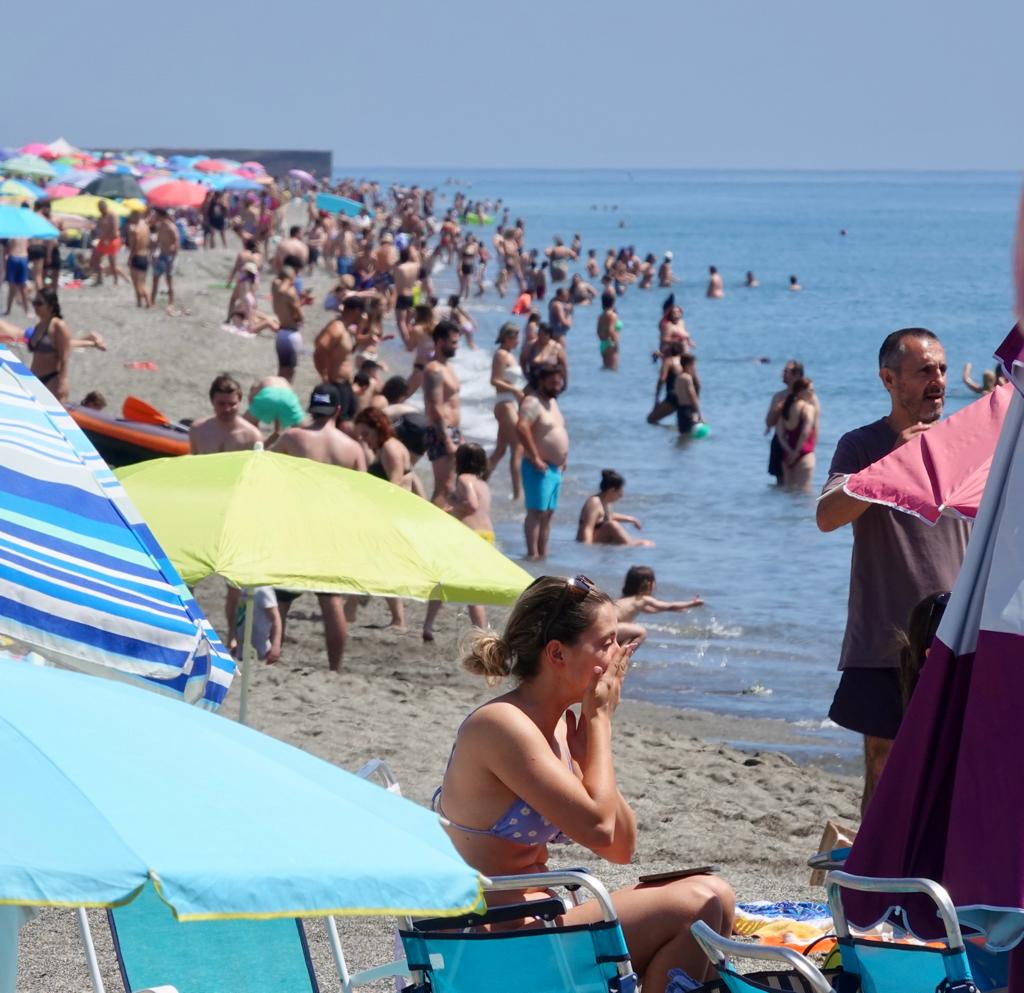 Las Cruces llenan la Costa de Granada