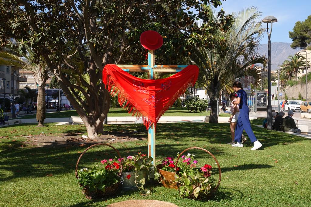 Las Cruces llenan la Costa de Granada