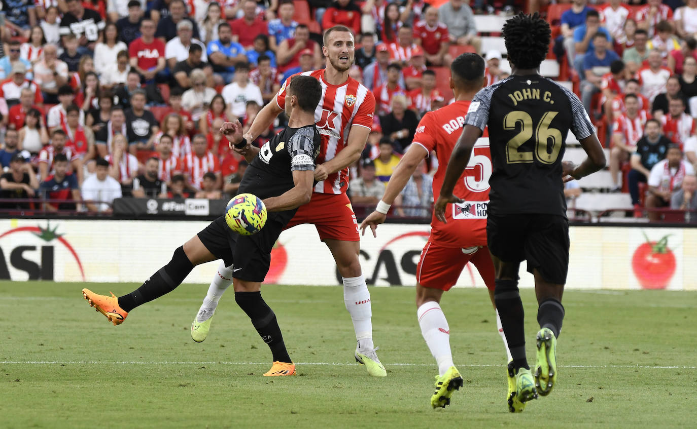 Las imágenes de la victoria del Almería ante el Elche