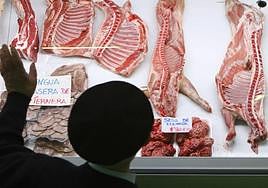 Un error en el BOE provoca «malestar y desasosiego» en los trabajadores del sector cárnico.