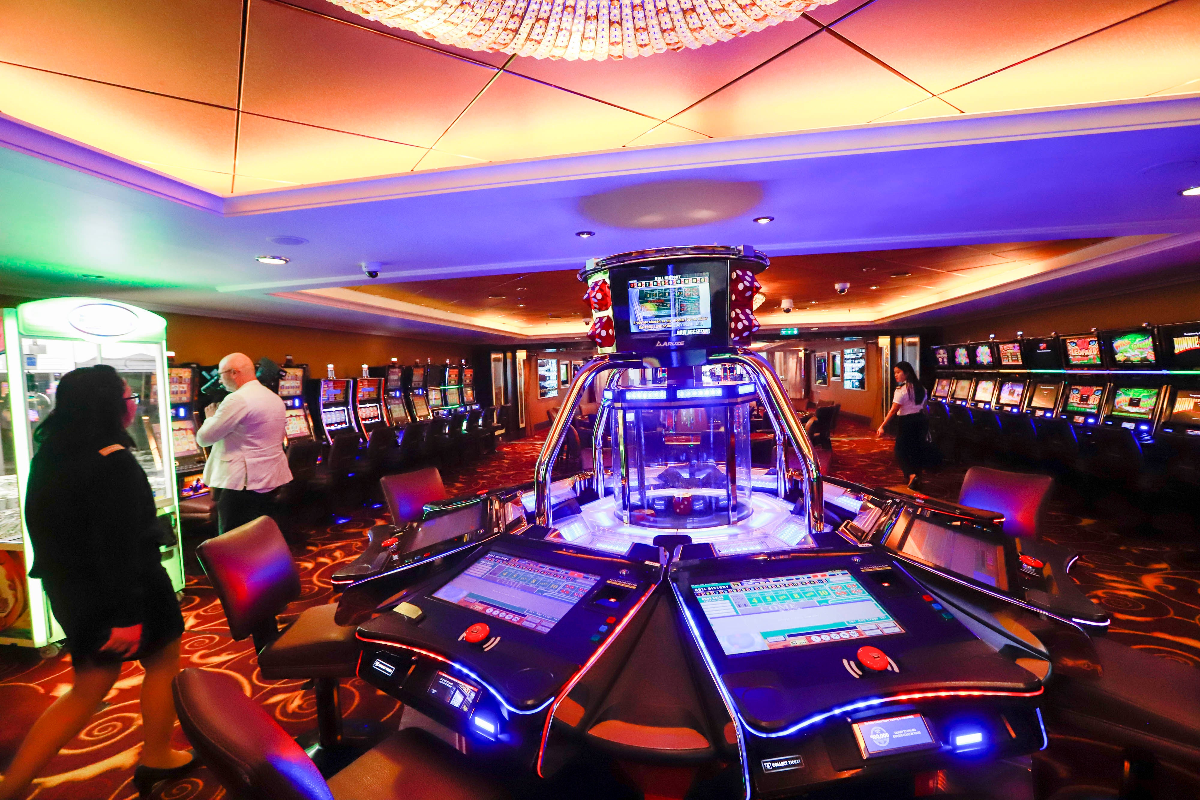 Las imágenes del crucero más grande atracado nunca en Motril