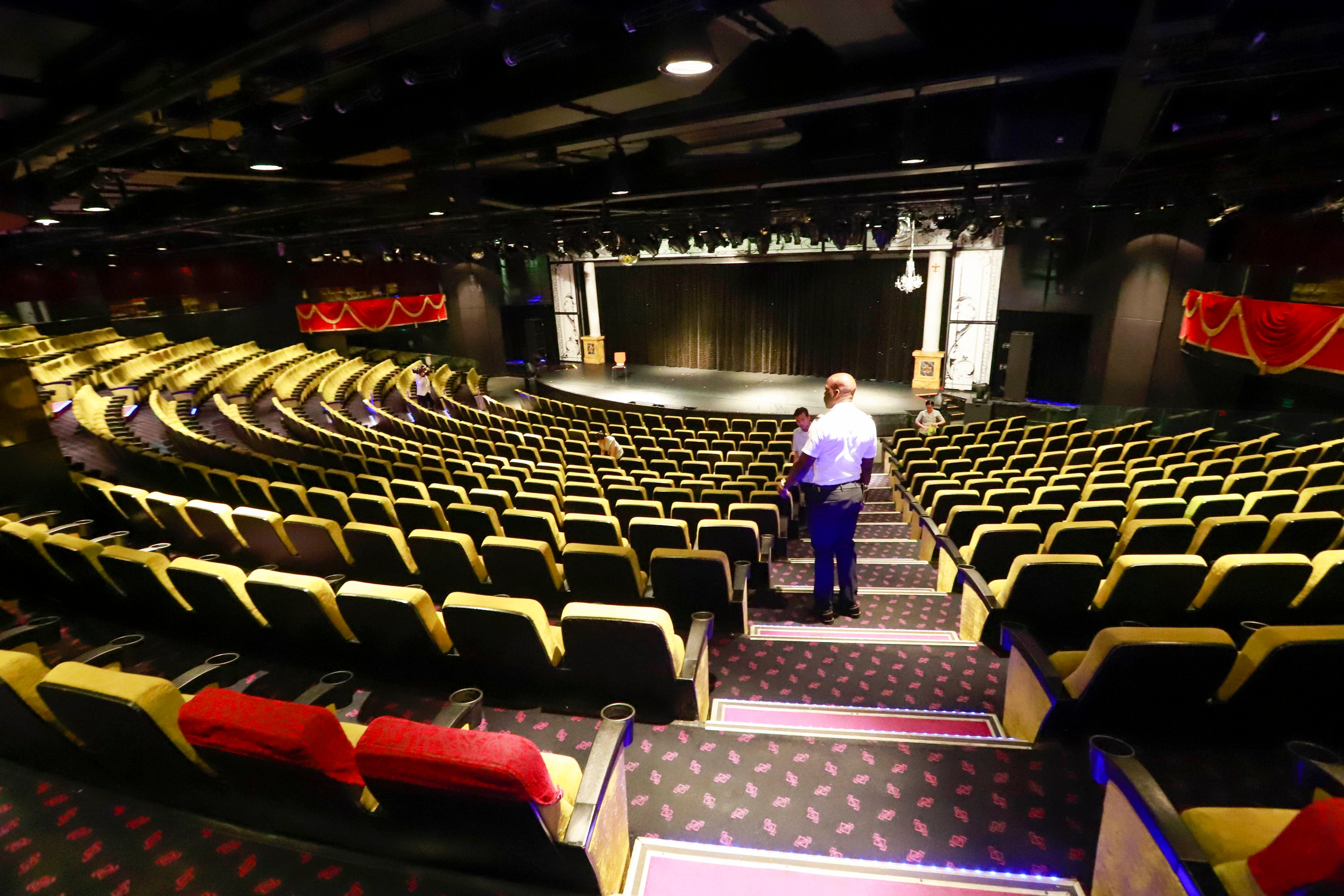 Las imágenes del crucero más grande atracado nunca en Motril