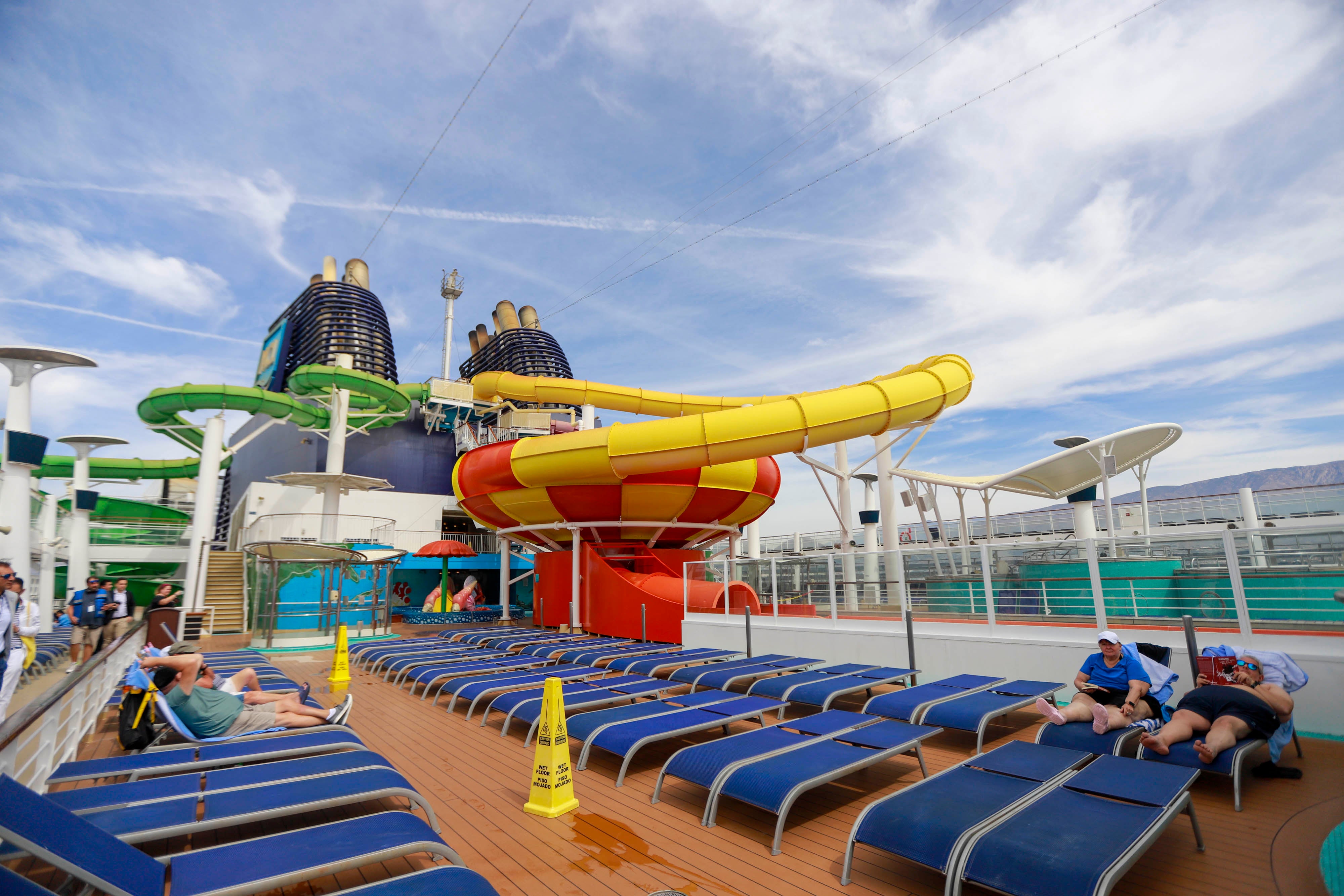 Las imágenes del crucero más grande atracado nunca en Motril