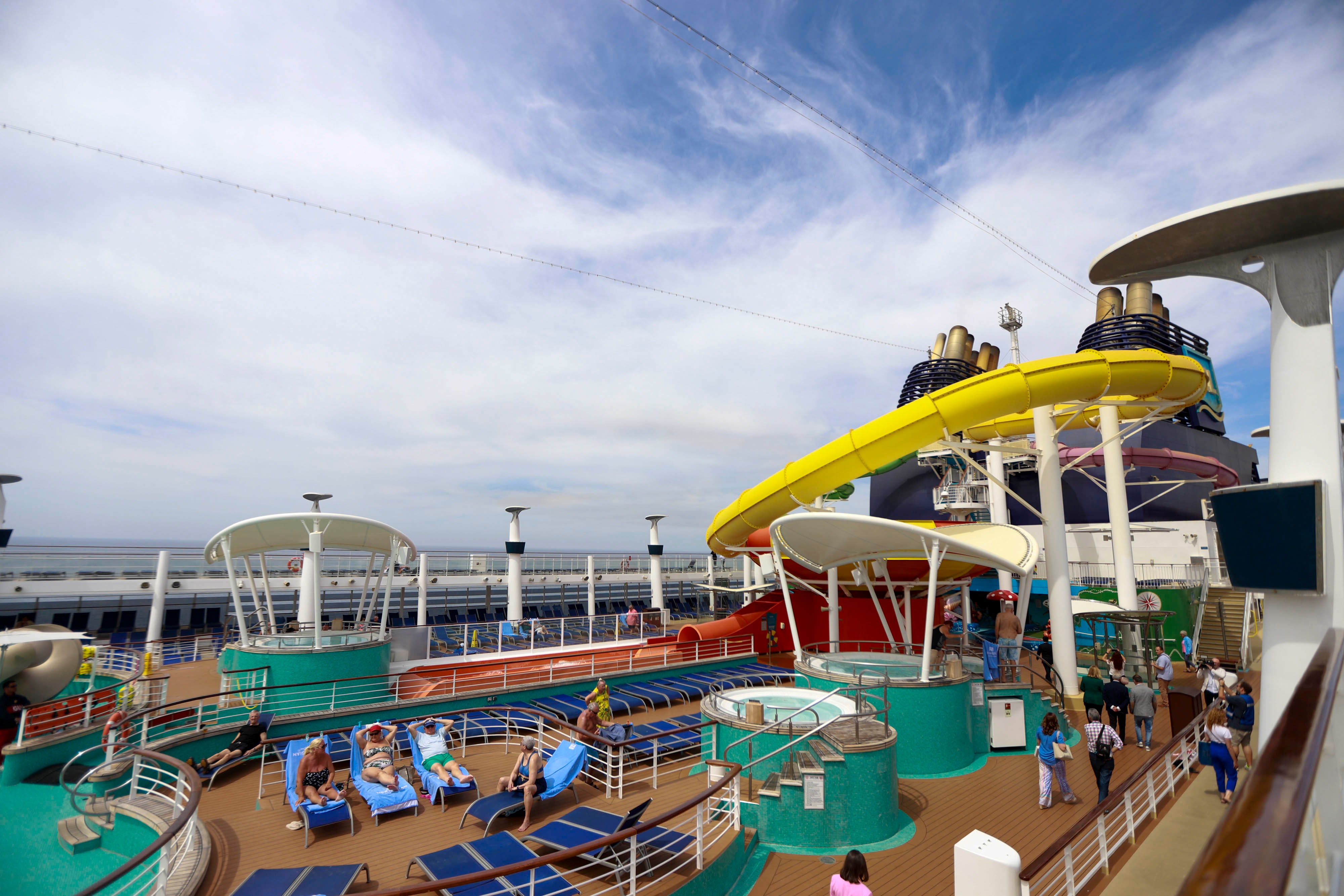 Las imágenes del crucero más grande atracado nunca en Motril