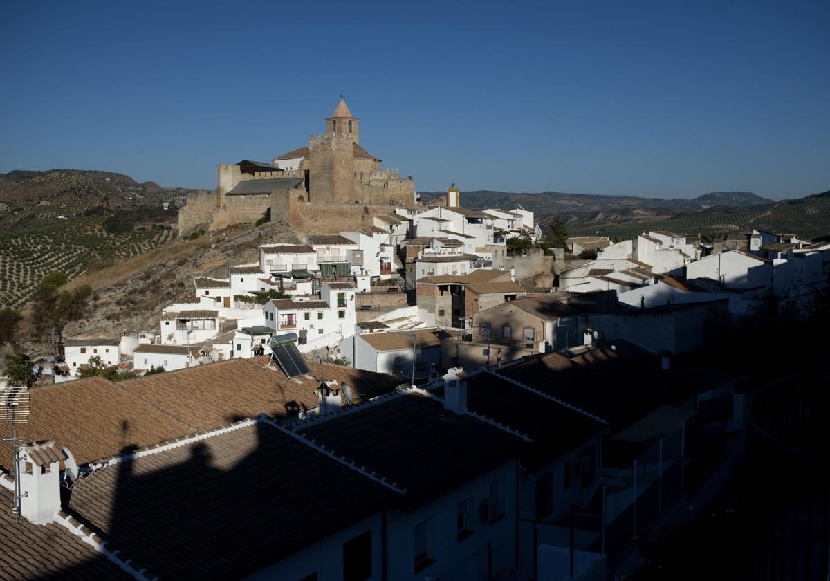 Iznajar es el pueblo que debes visitar en mayo según National Geographic.