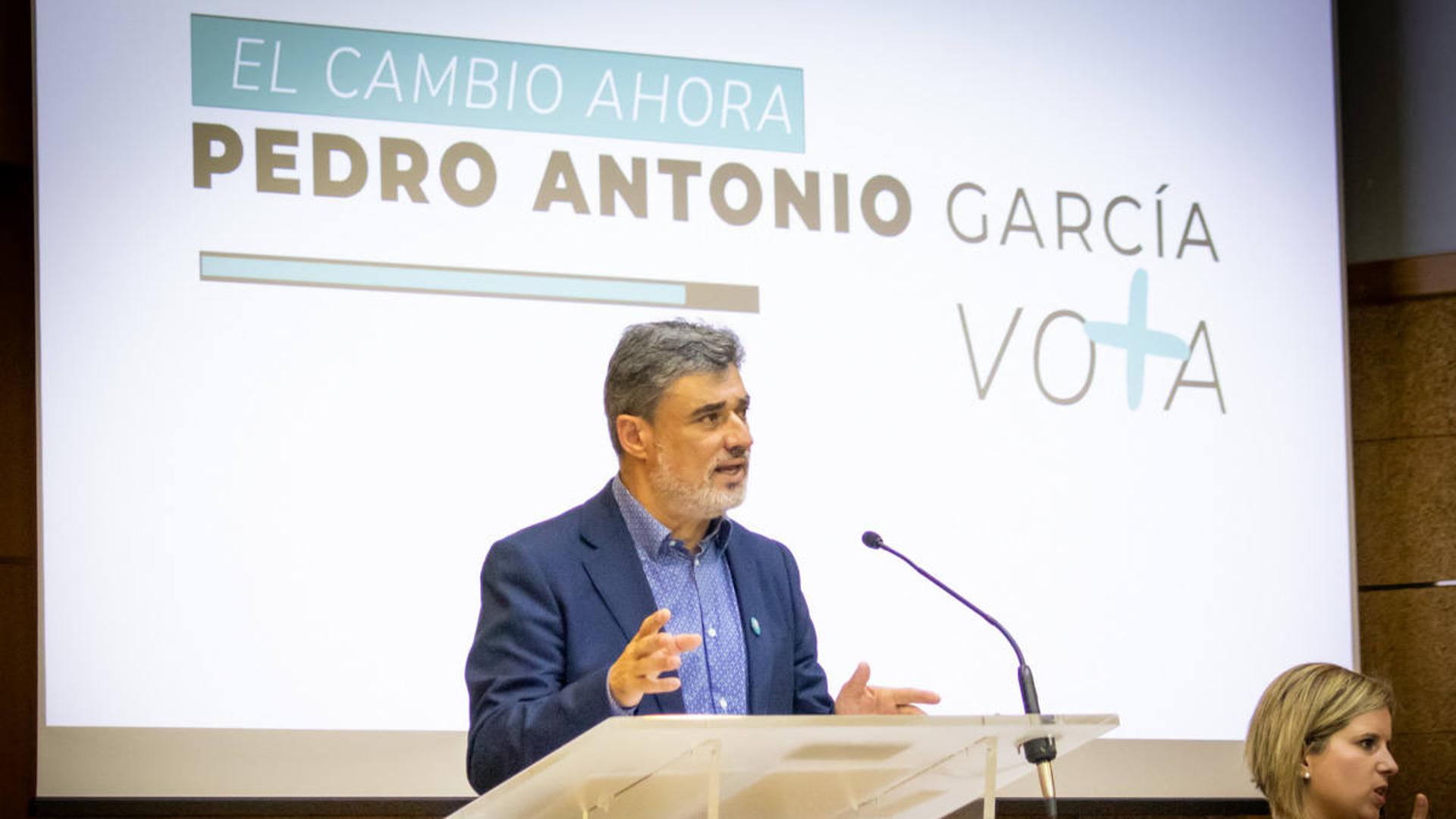 Pedro García is committed to taking care of the best values ​​of the UGR to lead “the change now”