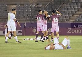 Desesperación, lágrimas y agotamiento en los blancos y alegría en los malagueños.