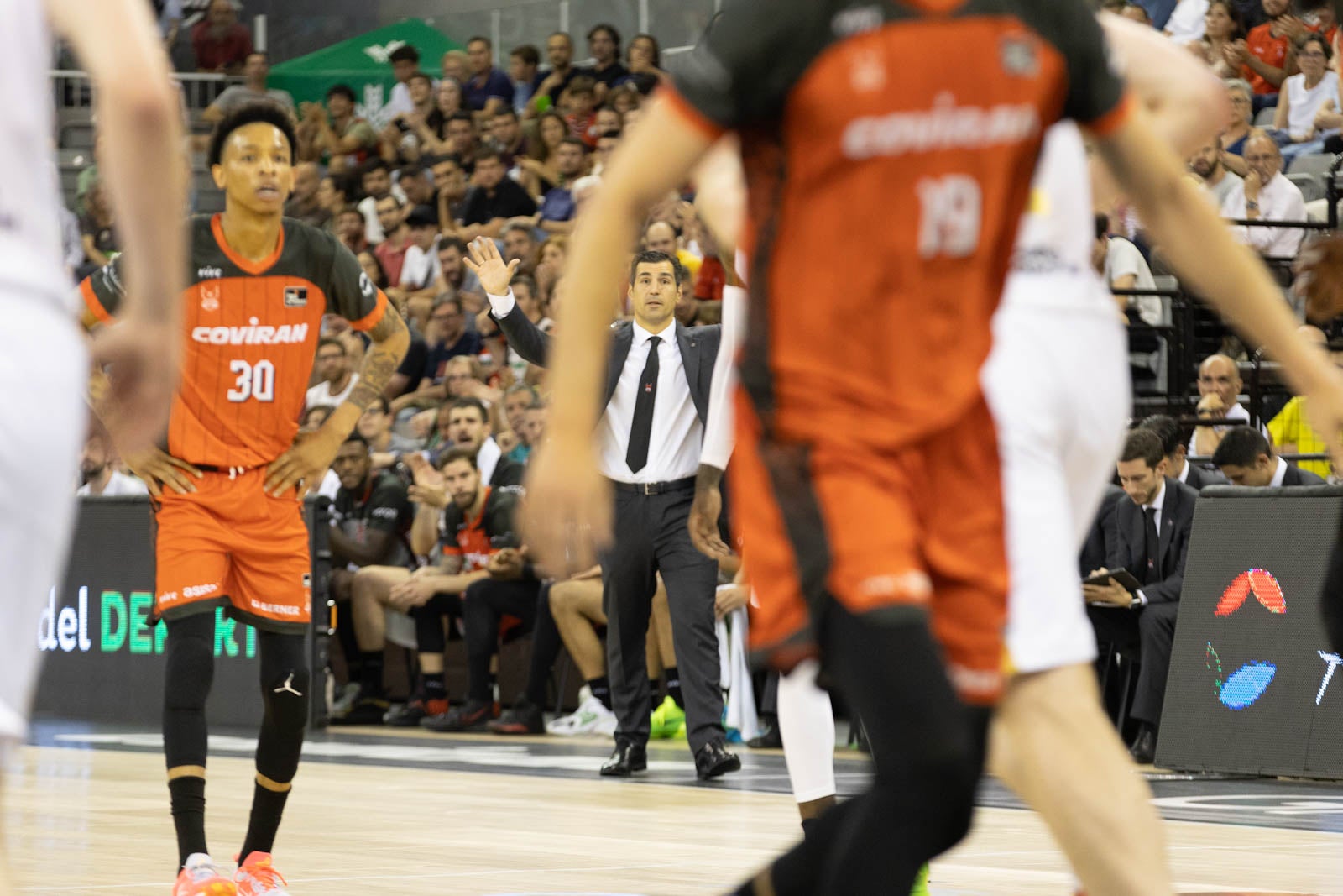 El partido entre Covirán y Zaragoza, a pie de pista