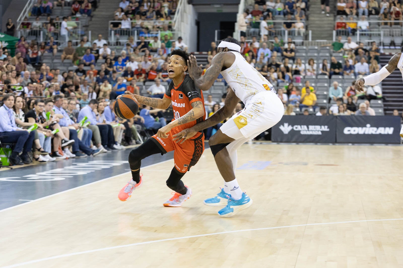 El partido entre Covirán y Zaragoza, a pie de pista