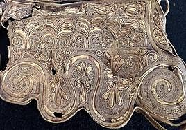 Decoración de la Diadema de Montizón, uno de los mejores ejemplos de la orfebrería ibera.