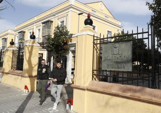 Fachada del edificio de la Delegación de Defensa donde se celebró el juicio.