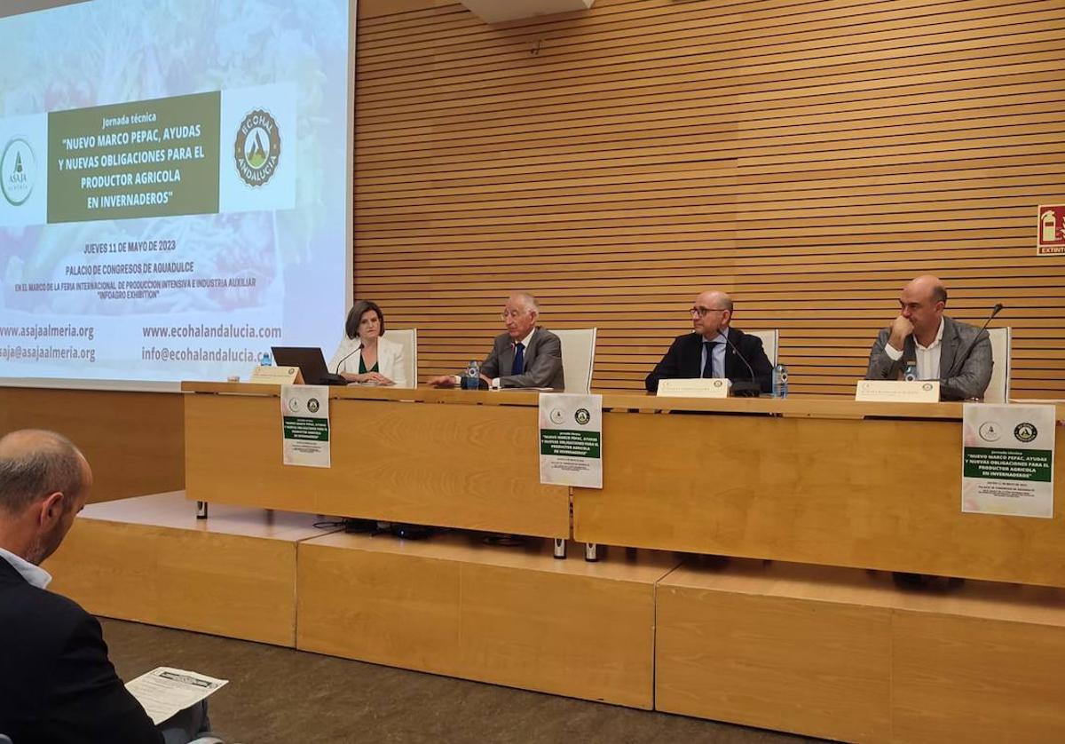 Momento de la inauguración de la jornada de Asaja y Ecohal en el Palacio de Congresos y Exposiciones de Roquetas