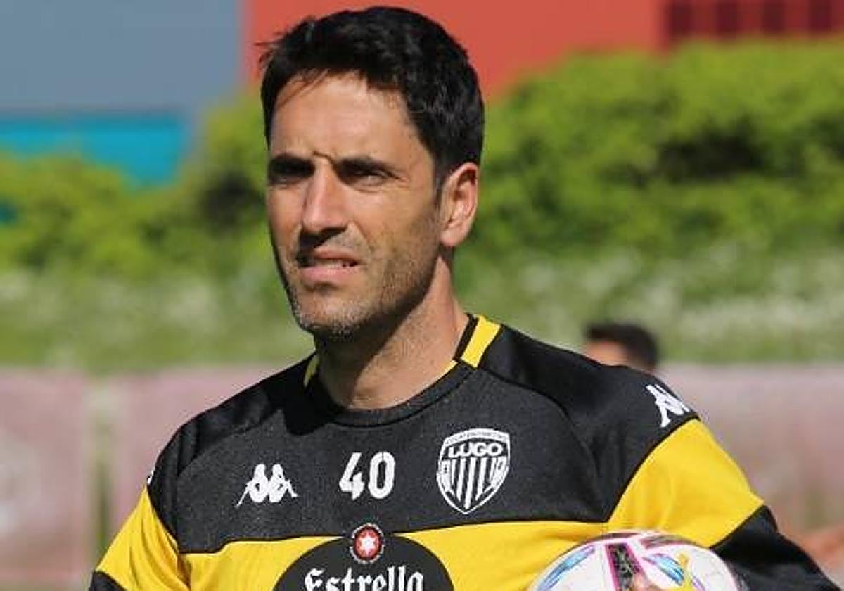 Íñigo Vélez, durante un entrenamiento de la semana.