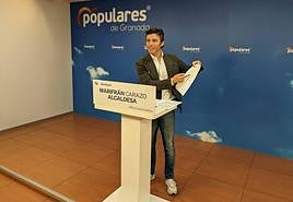 El secretario general provincial del PP de Granada, Jorge Saavedra, este sábado en la sede del partido.