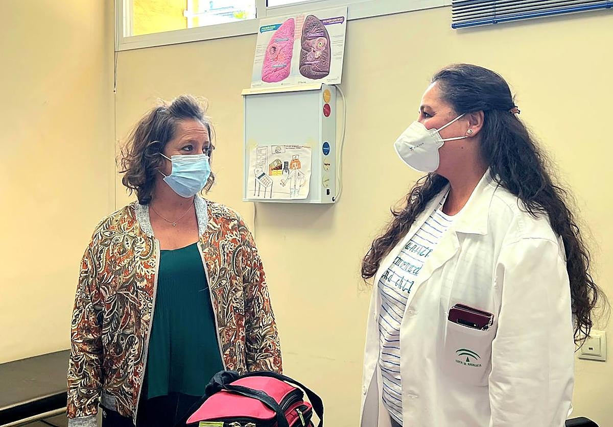 Visita de la consejera, Catalina García, al centro de salud de Guarromán.