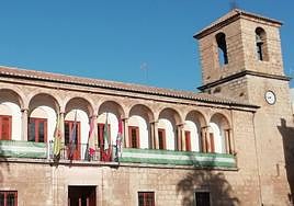 Fachada del Ayuntamiento tosiriano.