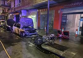 Estado en el que han quedado los vechículos incendiados