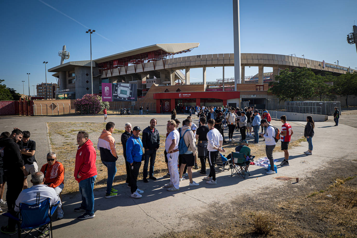 Las colas para comprar las &#039;entradas del ascenso&#039;